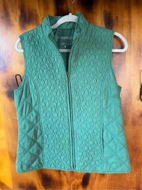 Relativity Quilted Mint Green Sleeveless Zip Vest